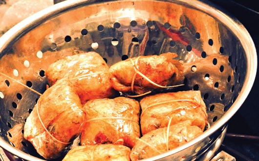 Vietnamese street food in the eyes of foreigners - Travel information for Vietnam from local experts