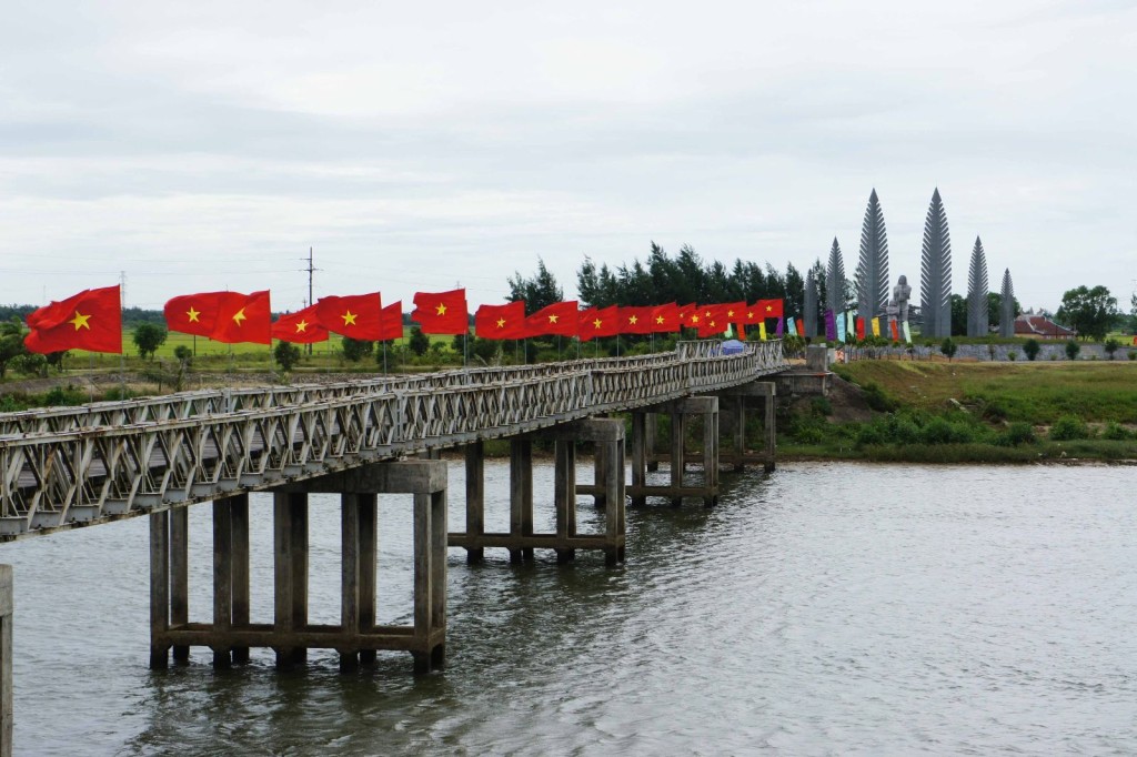 hien-luong-bridge