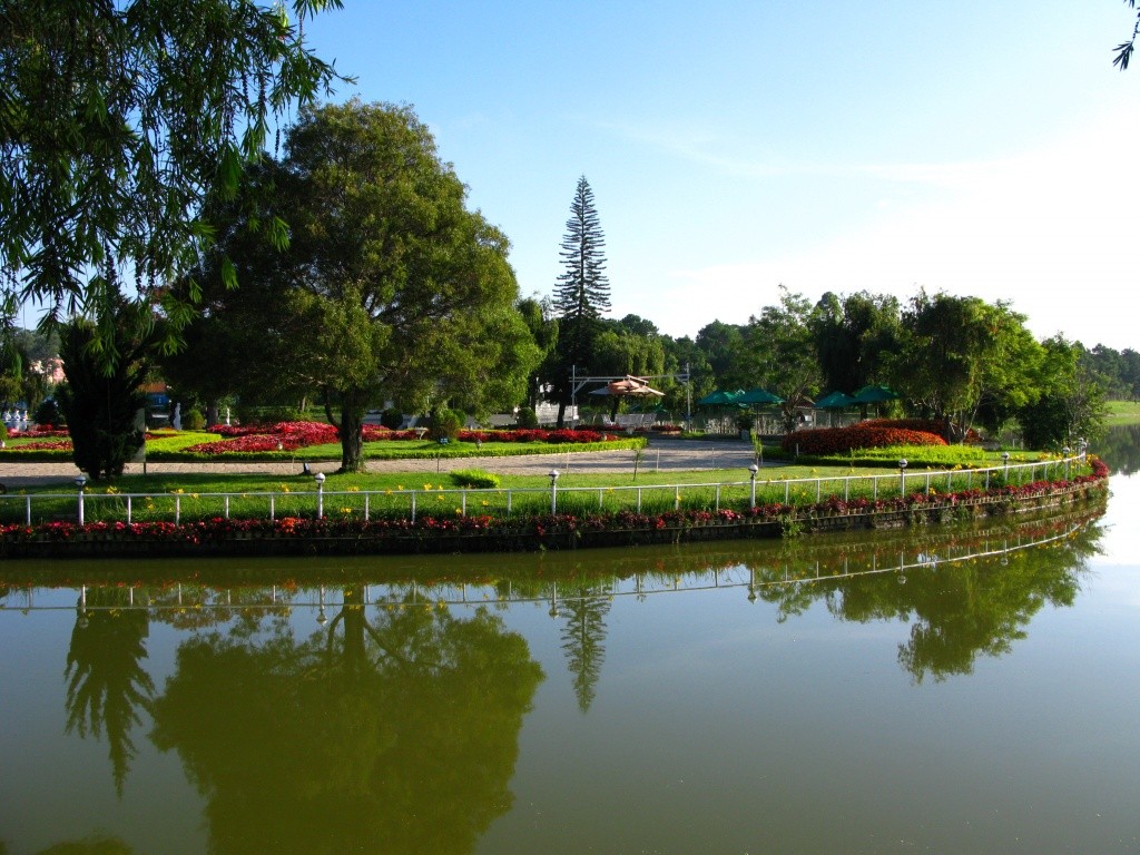 xuan-huong-lake