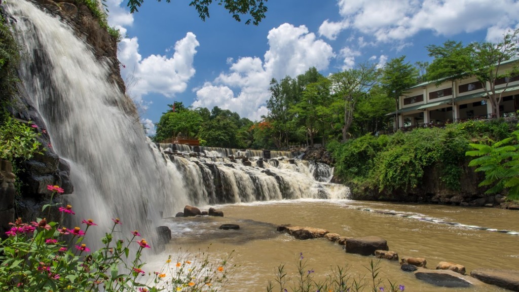 da-han-waterfall