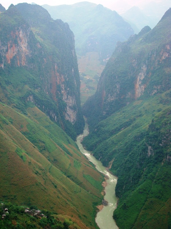 tu-san-chasm