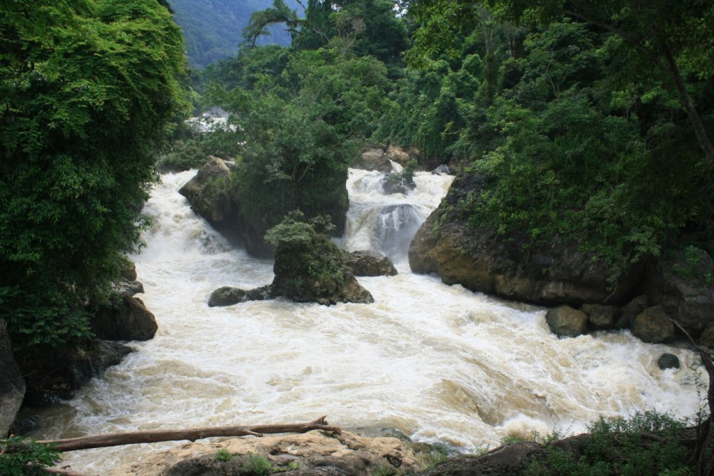 Dau Dang waterfall