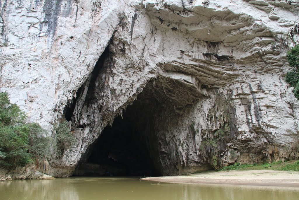 Puong Cave