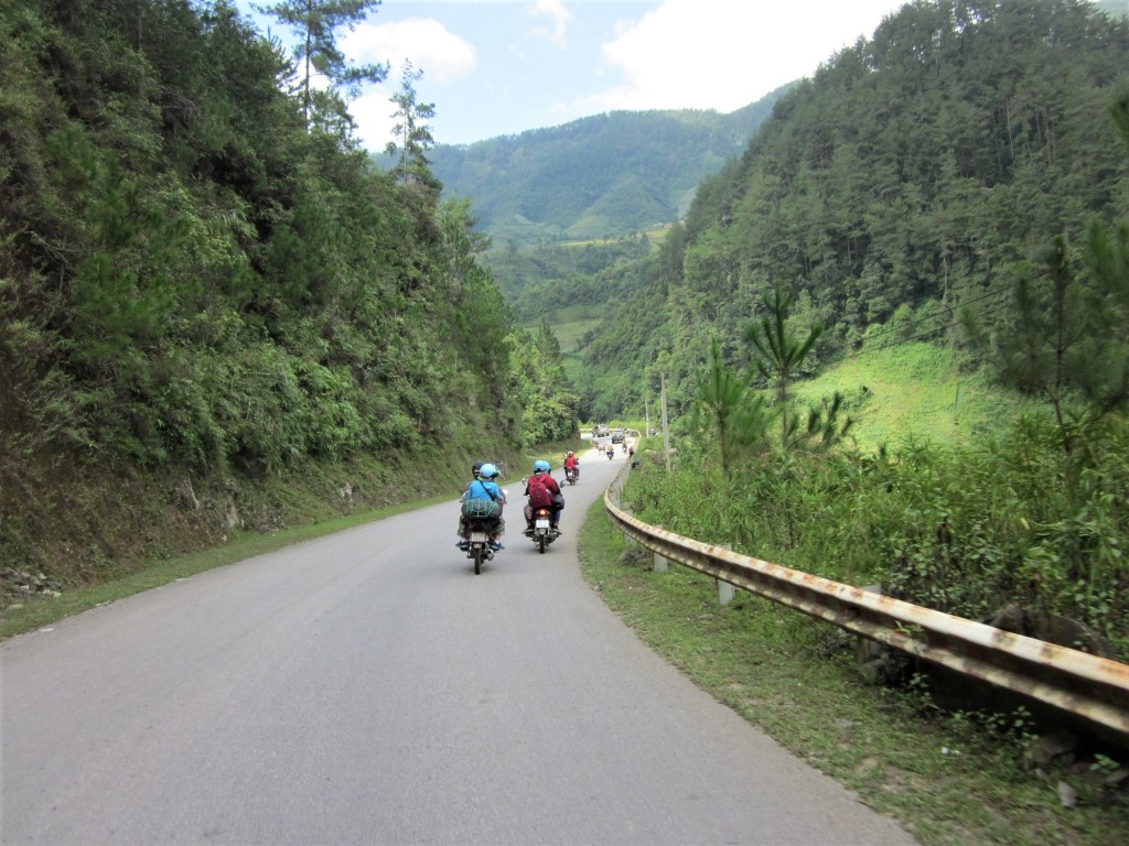 Winding roads to Mu Cang Chai