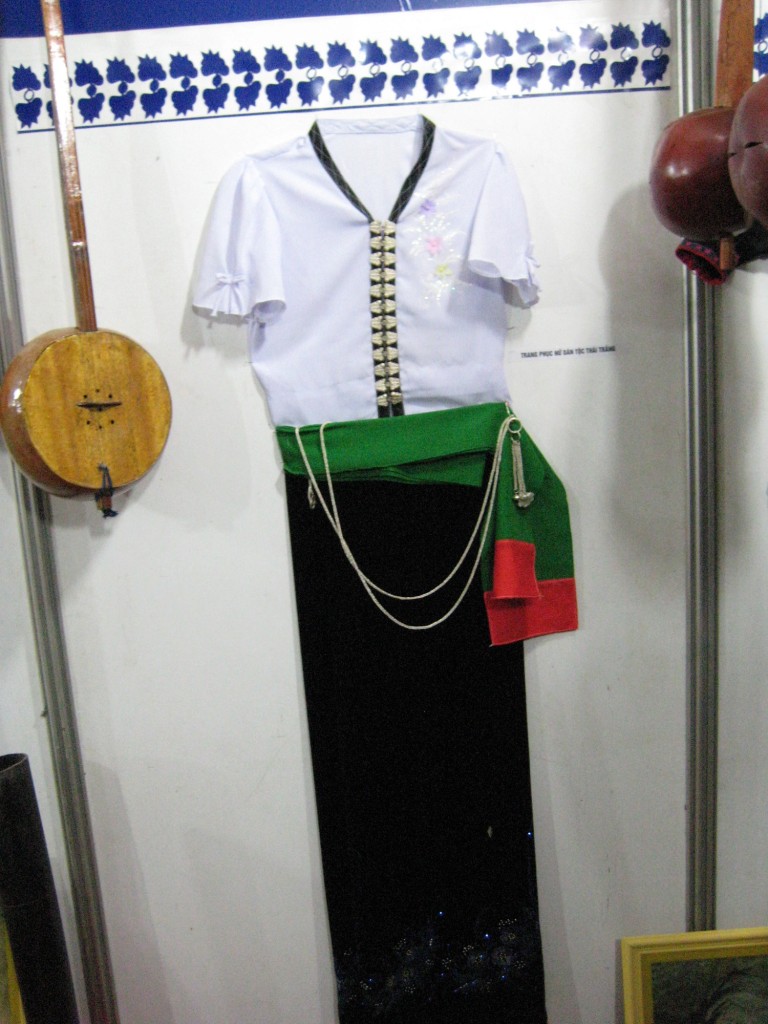 Traditional Costume of White Thai